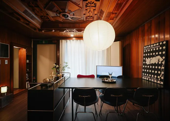 Texture Seongsu - K-heritage Meets Trendy - Subway 3min - Private Floor 3br - 5 Beds - Free Luggage Storage *